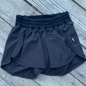 Womens Lululemon black shorts 00